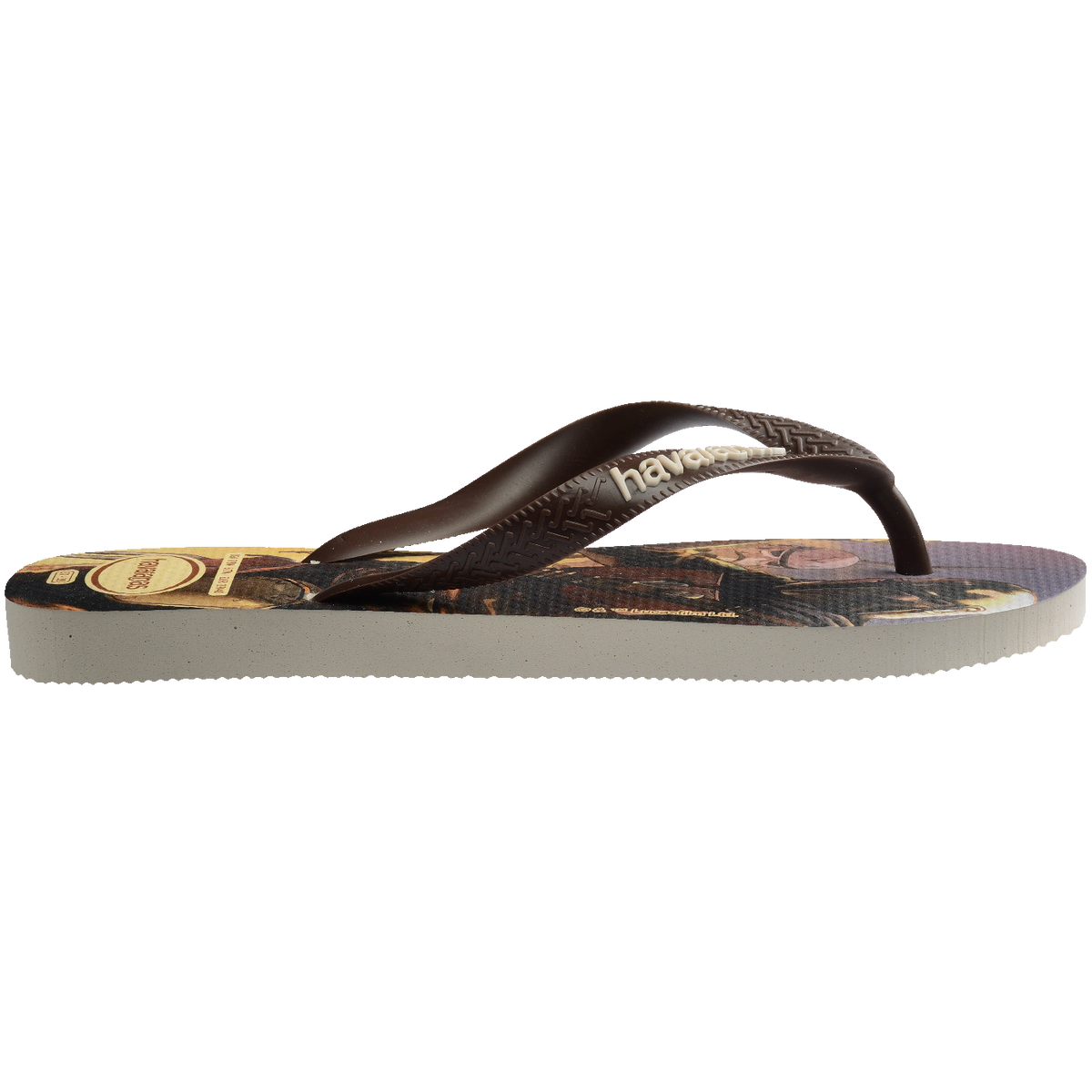 Chinelo masculino com estampa temática e sola branca, ideal para conforto e estilo no dia a dia.