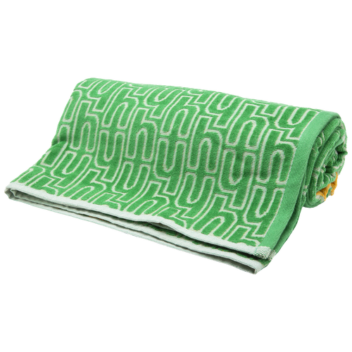 Toalha verde com padrão geométrico branco, ideal para praia e piscina