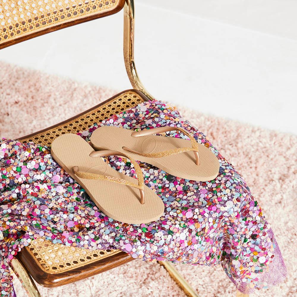 Chinelo Havaianas Slim Glitter II - Bege