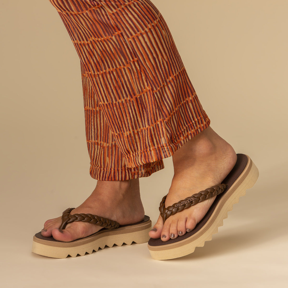 Chinelo Havaianas Slim Point Boho II