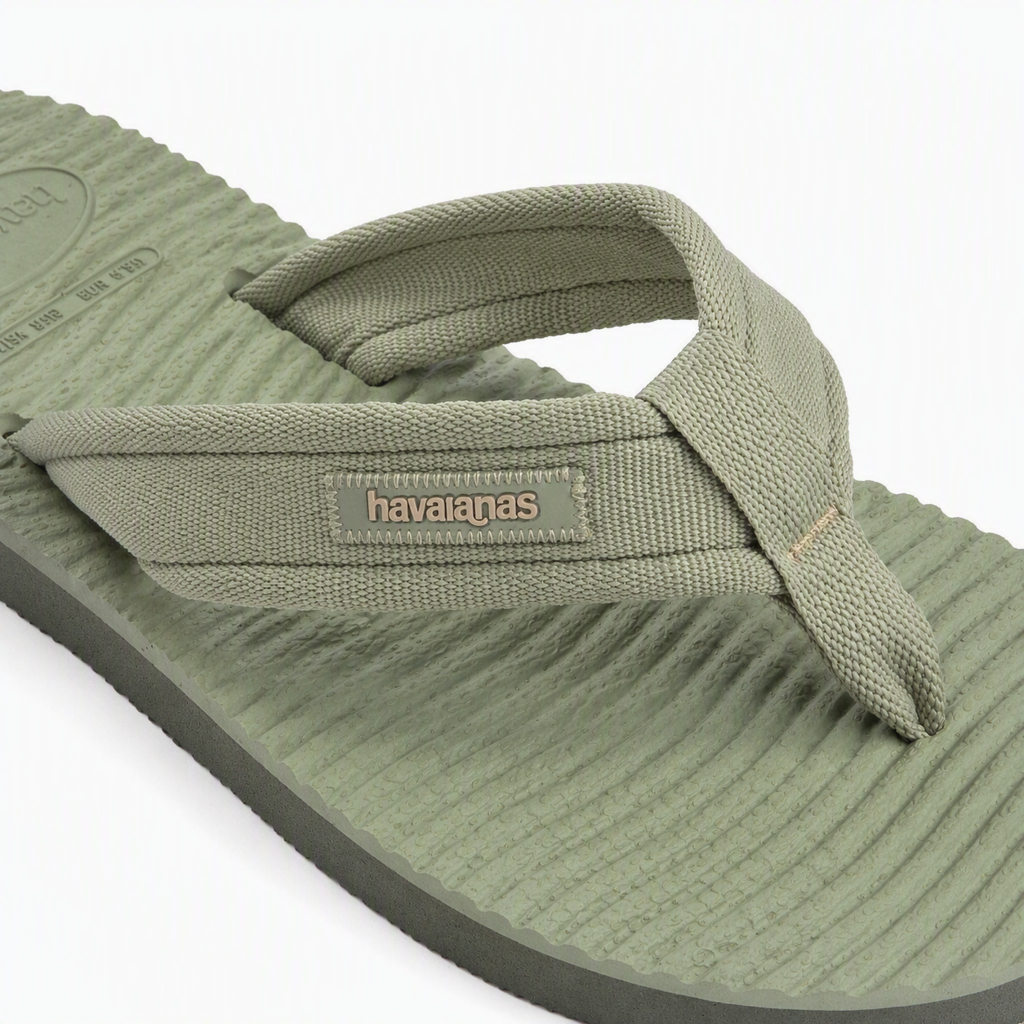 Kit Havaianas para eles: Surfer Coast + Shoulder Bag